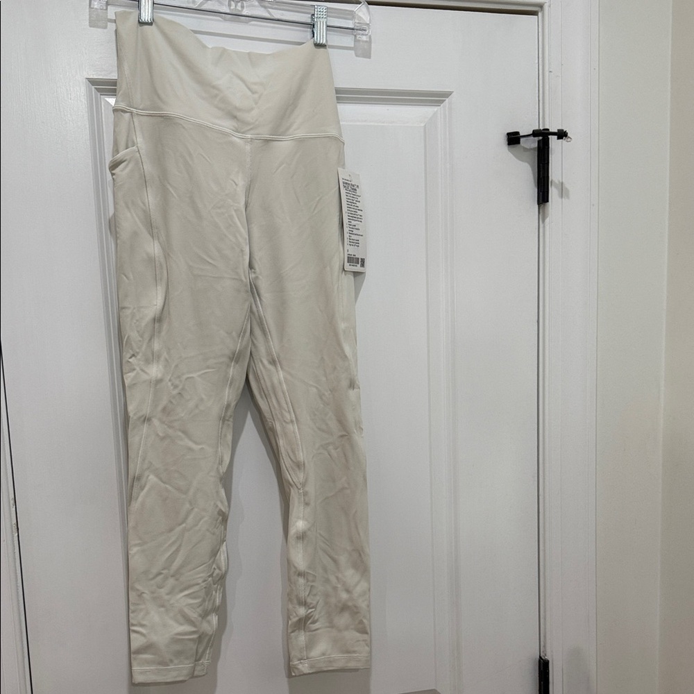 Lululemon Athletica Cream Leggings align HR 25" w pockets